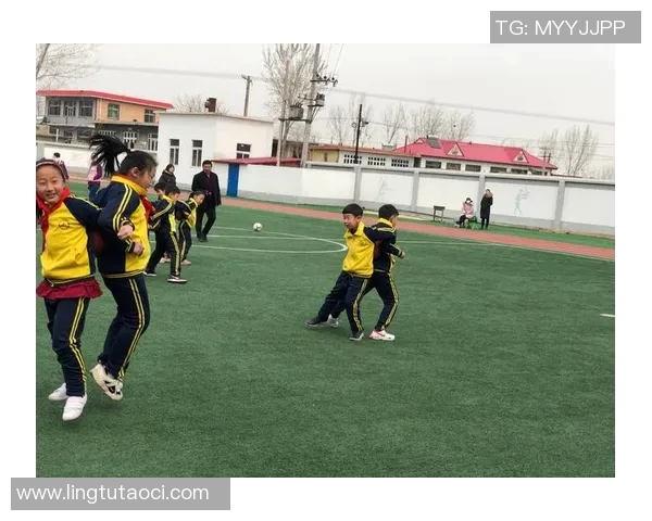 嘉定菊园少儿足球培训助力孩子成长快乐运动启航新未来